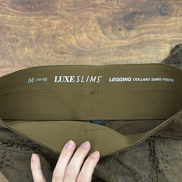 Luxe Slims Animal Print Leggings - Picture 3 of 4